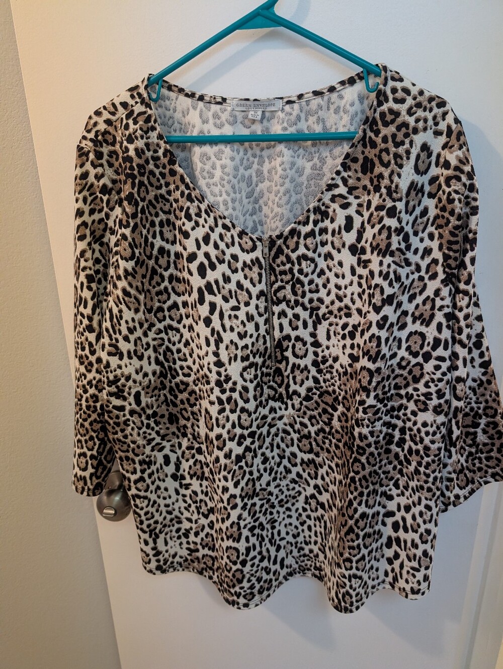 Leopard Print V-Neck Zip Front Women’s Top - Cream/Black